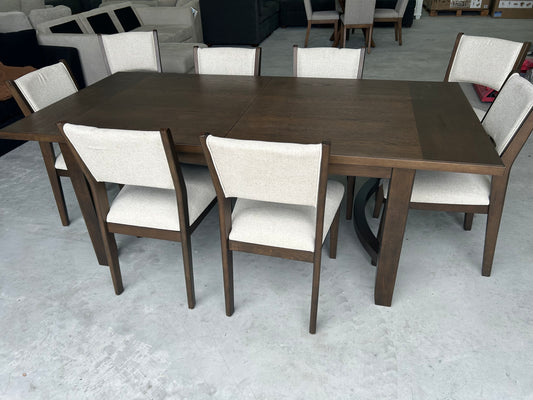 Flexsteel 9-piece Dining Set