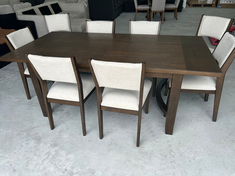 Flexsteel 9-piece Dining Set