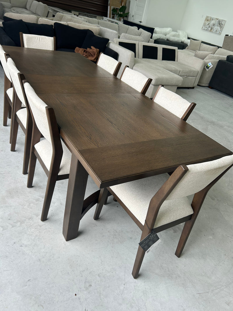 Flexsteel 9-piece Dining Set